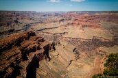 Sur le Rim Trail à Hopi Point, vue sur l'immensité du Grand Canyon