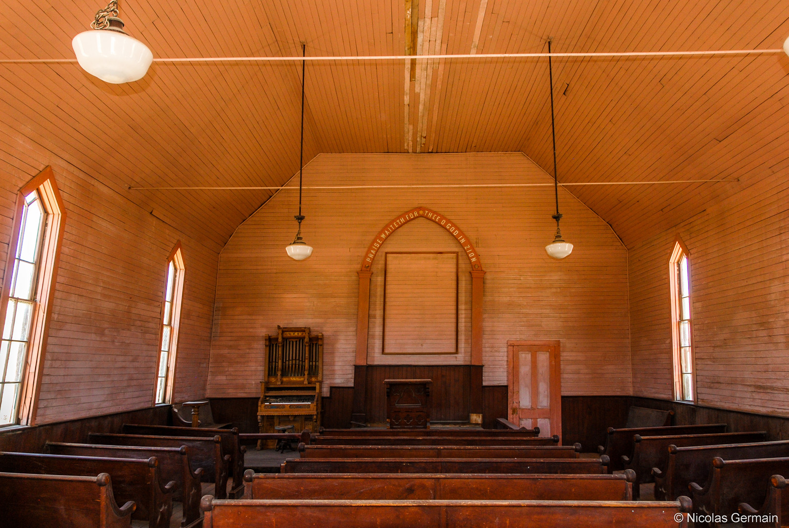 Intérieur de l'église méthodiste de Bodie, Californie