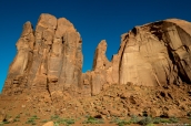 Pitons rocheux de Rain God Mesa dans Monument Valley