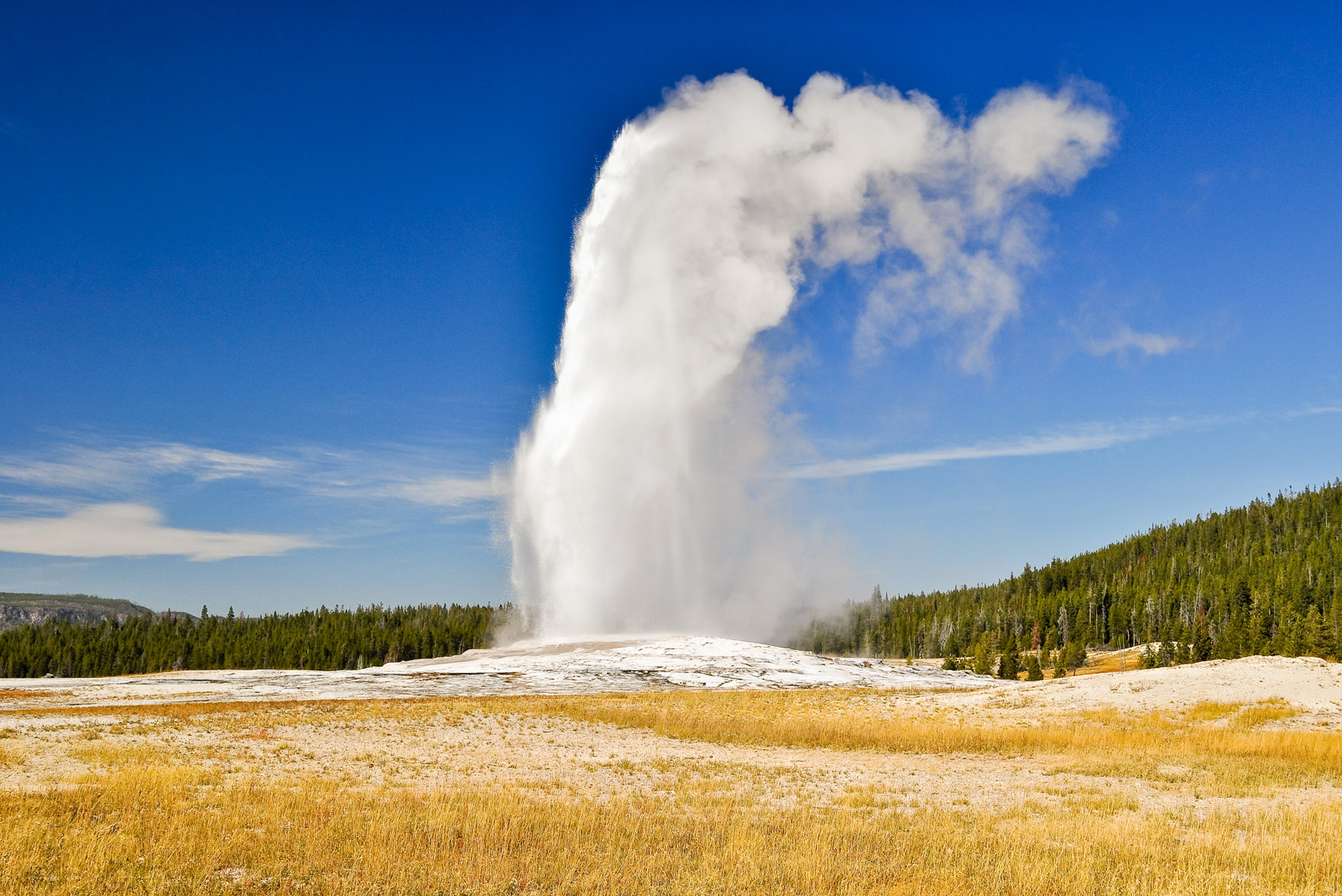 yellowstone-old-faithful-geyser