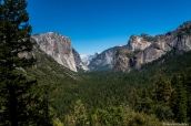 El Capitan et le Half Dome dans le fond vus de Tunnel View, Yosemite National Park, Californie
