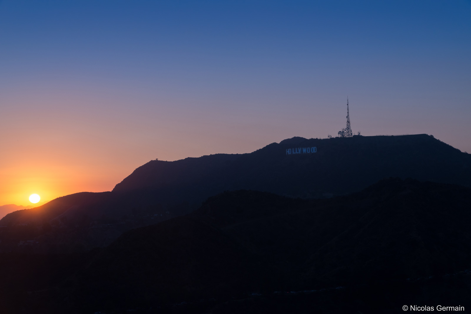 Les lettres Hollywood sur le Mont Lee au coucher du soleil, vues de Griffith Observatory, Los Angeles
