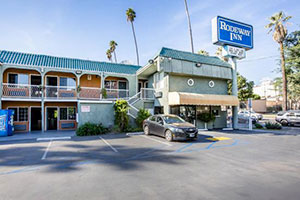 Vue sur une partie du motel Rodeway Inn Hollywood à Los Angeles
