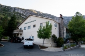 L'un des bâtiments extérieurs de Yosemite View Lodge