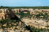 Vue sur Cliff Palace de la mesa opposée, Mesa Verde