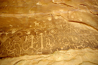 mesa-verde-petroglyph