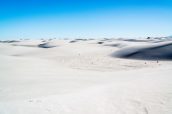 Immensité du désert de gypse blanc et des dunes de White Sands, New Mexico