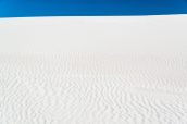 Vaguelettes de sable formées par le vent sur les dunes de White Sands