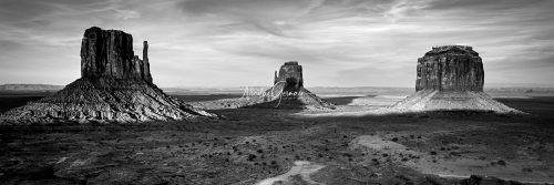Monument Valley (panoramique N&B) - Nicolas Germain, Spirit of USA